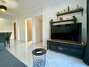 Seaside Two Bedroom Modern Flat in Tourist Area